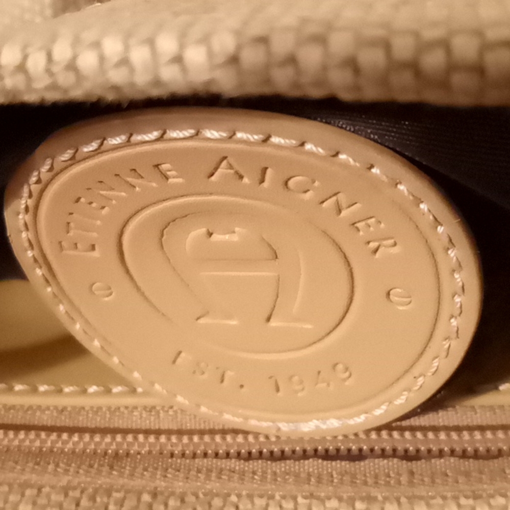 NWOT Etienne Aigner 👜 - Picture 3 of 4